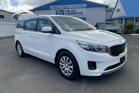 White 2015 Kia Carnival Wagon S