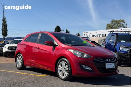 Red 2014 Hyundai I30 Hatchback Elite 1.6 Crdi