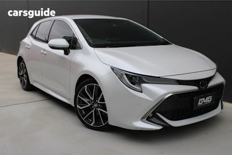 White 2020 Toyota Corolla Hatchback Zr