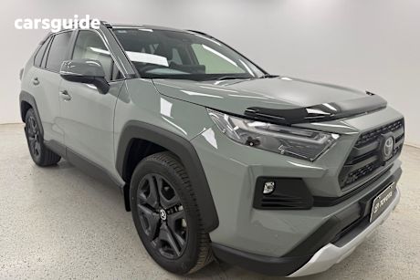 Green 2023 Toyota RAV4 Wagon Edge (Awd)