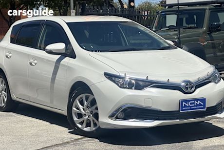 White 2016 Toyota Corolla Hatchback Ascent Sport