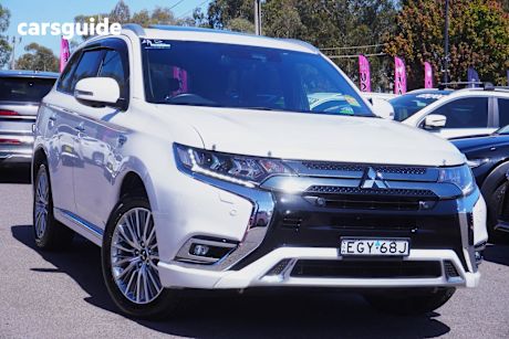 White 2020 Mitsubishi Outlander Wagon Phev (Hybrid) Exceed