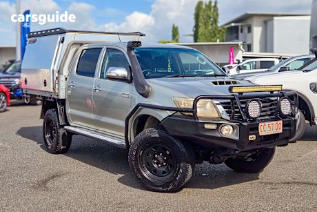Silver 2014 Toyota Hilux Dual Cab Pick-up Sr5 (4X4)