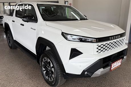 White 2025 Toyota Hilux Double Cab Pick Up Sr5 (4X4)
