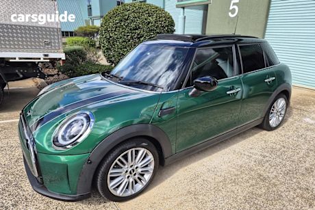 Green 2022 Mini Cooper Hatchback Classic Plus 5D Hatch