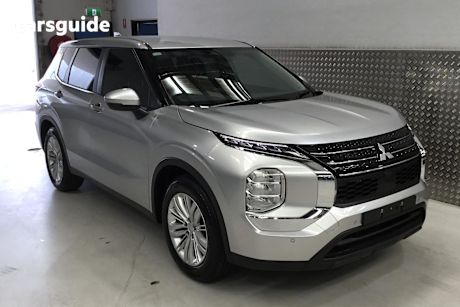 Silver 2022 Mitsubishi Outlander Wagon Es 7 Seat (2Wd)