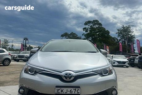 Silver 2018 Toyota Corolla Hatchback Ascent Sport