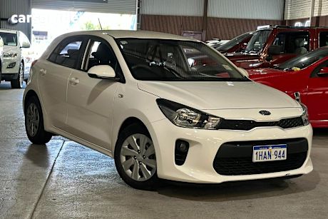 White 2020 Kia RIO Hatchback S