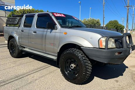 Silver 2004 Nissan Navara Dual Cab Pick-up St-R (4X4)