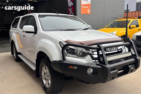 White 2019 Isuzu D-MAX Crew Cab Utility Ls-M (4X4)