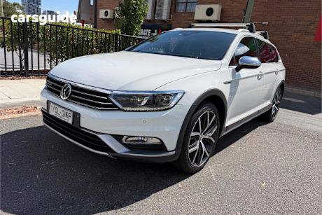 White 2017 Volkswagen Passat Wagon Alltrack Wolfsburg Edt