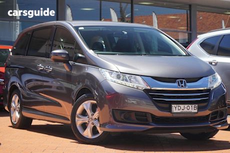 Silver 2015 Honda Odyssey Wagon Vti