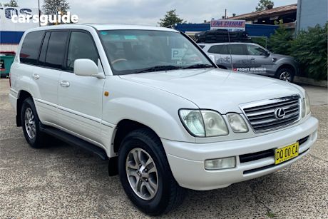 Beige 2005 Lexus LX470 Wagon (4X4)