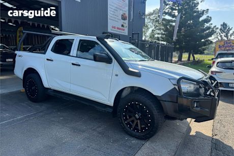 White 2020 Isuzu D-MAX Crew Cab Utility Sx (4X4)