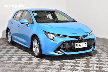 Blue 2018 Toyota Corolla Hatchback Ascent Sport