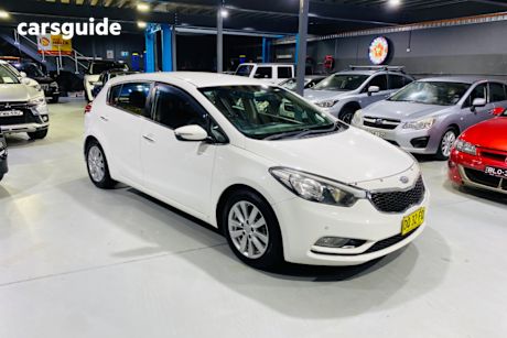 White 2013 Kia Cerato Hatchback Si