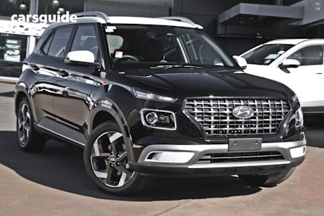 Silver 2025 Hyundai Venue Wagon Elite (Black) Two-Tone Roof