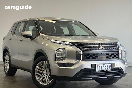 Silver 2023 Mitsubishi Outlander Wagon Es 5 Seat (2Wd)