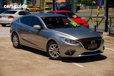 Silver 2015 Mazda 3 Sedan Maxx