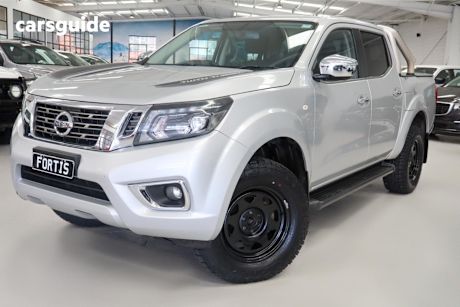 Silver 2019 Nissan Navara Dual Cab Pick-up St (4X4)