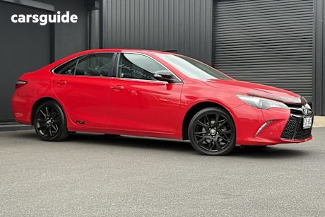 Red 2017 Toyota Camry Sedan Altise
