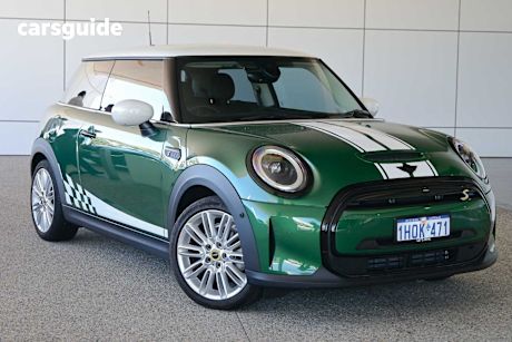 Green 2022 Mini Cooper Hatchback Se Classic 3D Hatch