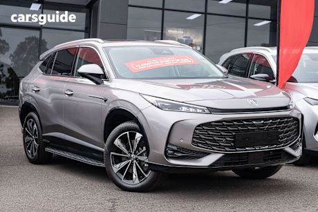 Silver 2025 MG HS Wagon Essence