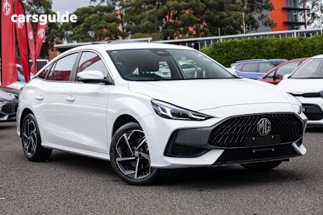 White 2025 MG MG5 Sedan Essence