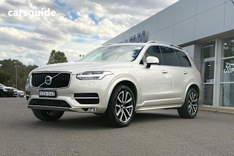 Gold 2018 Volvo XC90 Wagon T6 Momentum