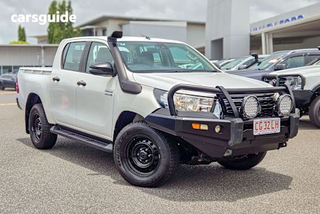 White 2020 Toyota Hilux Double Cab Pick Up Sr (4X4)