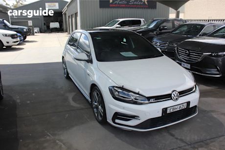 White 2019 Volkswagen Golf Hatchback 110 Tsi Highline