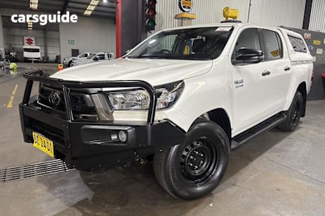 White 2021 Toyota Hilux Double Cab Pick Up Sr (4X4)