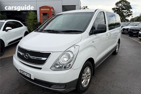 White 2016 Hyundai Imax Wagon