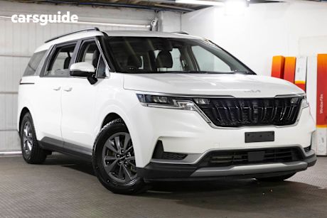 White 2023 Kia Carnival Wagon S