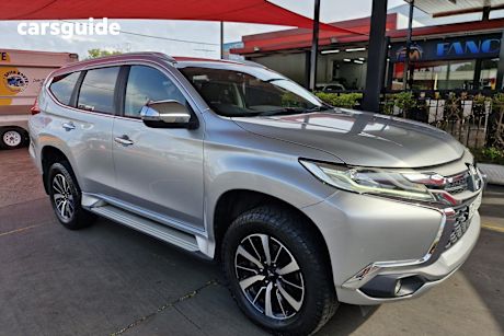 Silver 2017 Mitsubishi Pajero Sport Wagon Gls (4X4) 7 Seat
