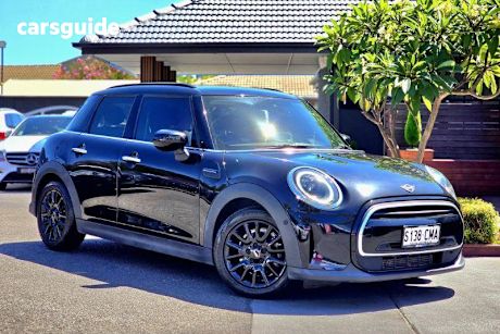 Black 2021 Mini Cooper Hatchback Classic 5D Hatch