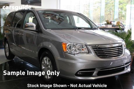Silver 2013 Chrysler Grand Voyager Wagon Limited