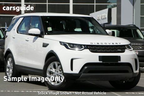 White 2017 Land Rover Discovery Wagon TD4 SE