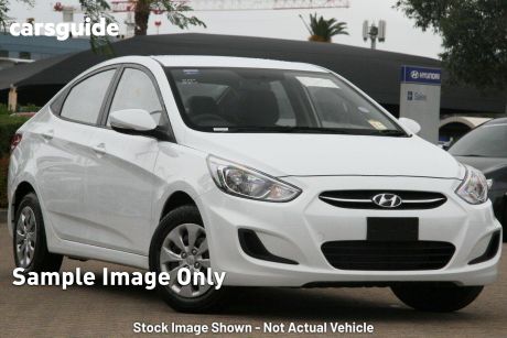 White 2016 Hyundai Accent Sedan Active
