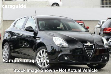 Black 2013 Alfa Romeo Giulietta Hatchback Distinctive