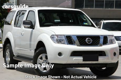White 2012 Nissan Pathfinder Wagon ST (4X4)