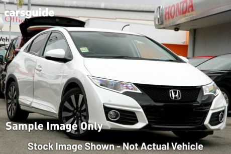 White 2015 Honda Civic Hatchback VTI-L