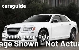White 2014 Chrysler 300 Sedan C Luxury