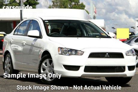 White 2013 Mitsubishi Lancer Sedan ES