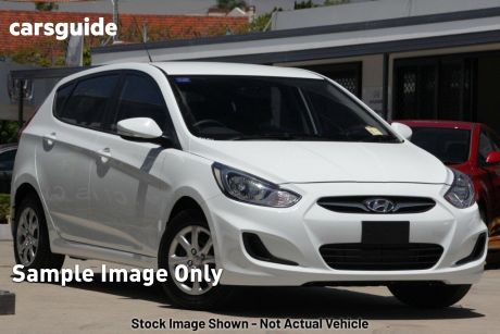 White 2014 Hyundai Accent Hatchback Active