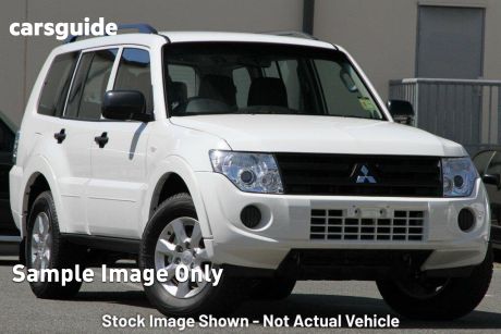 White 2012 Mitsubishi Pajero Wagon GLX LWB (4X4)