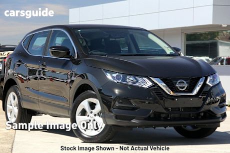 Black 2018 Nissan Qashqai Wagon ST