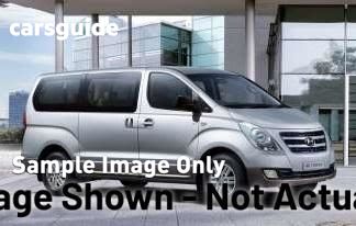 White 2016 Hyundai Imax Wagon