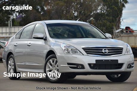 Silver 2013 Nissan Maxima Sedan 250 ST-L