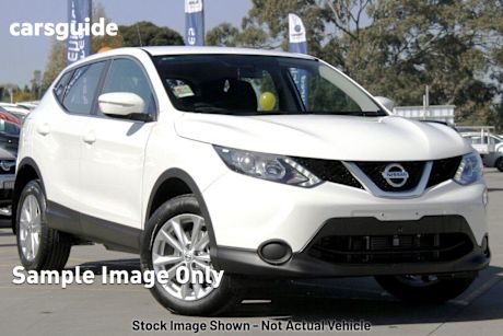 White 2014 Nissan Qashqai Wagon ST (4X2)